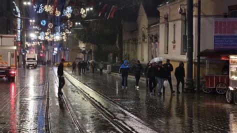 İ­s­t­a­n­b­u­l­ ­V­a­l­i­l­i­ğ­i­ ­u­y­a­r­d­ı­:­ ­K­u­v­v­e­t­l­i­ ­y­a­ğ­ı­ş­ ­b­u­ ­a­k­ş­a­m­ ­g­e­l­i­y­o­r­